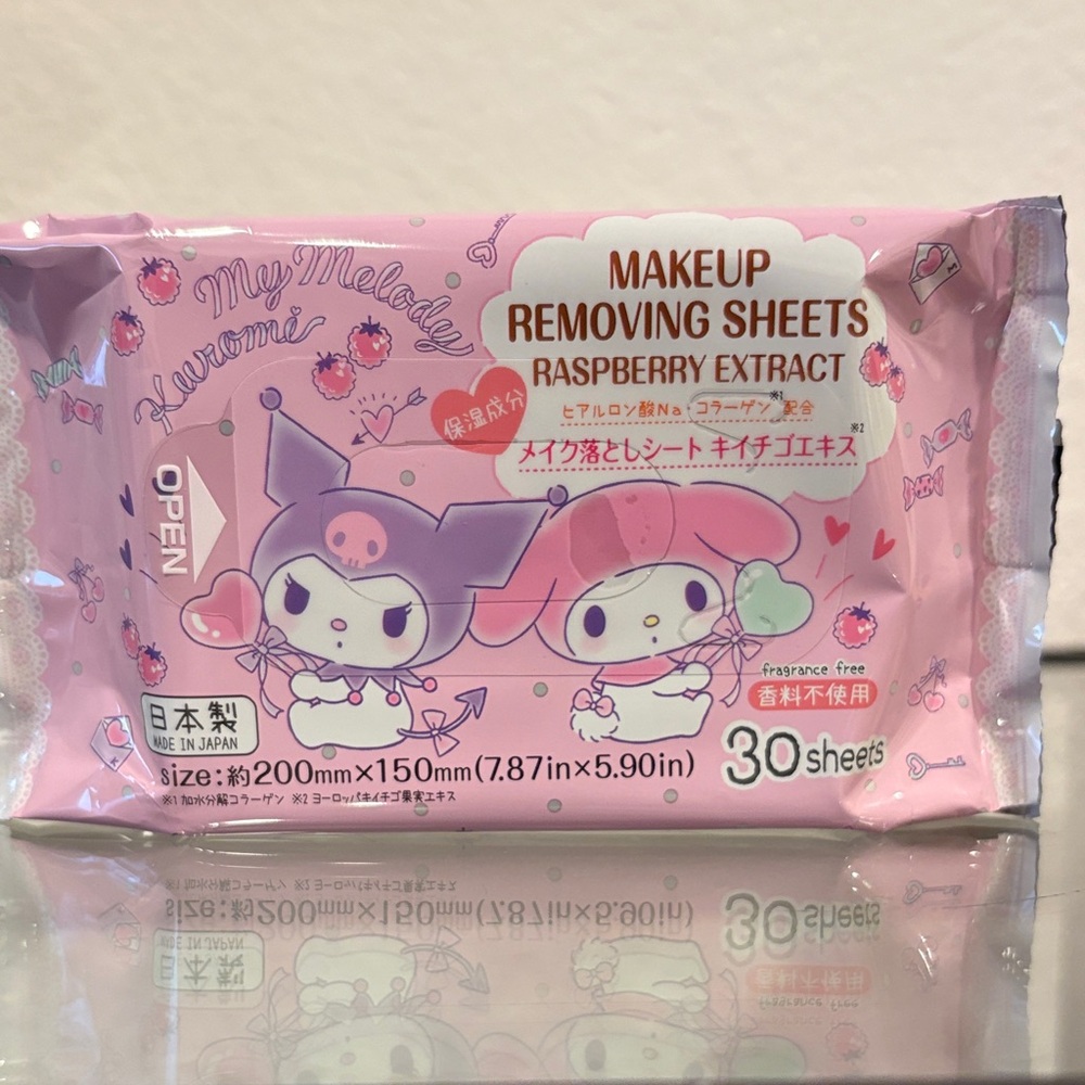 Hello Kitty Pink and White Makeup Removing Sheets with Raspberry Extract
